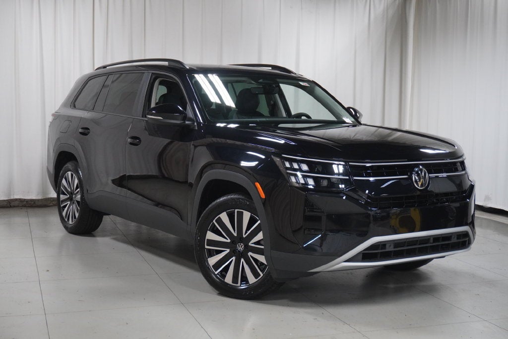 2027 Volkswagen Atlas SE w/Technology