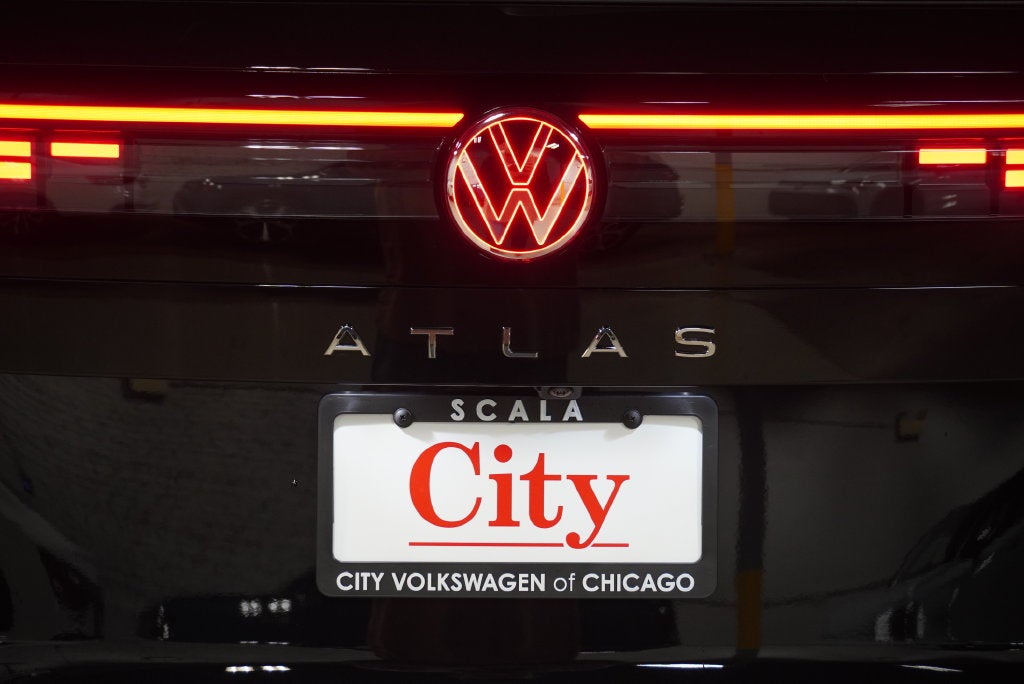 2027 Volkswagen Atlas SE w/Technology