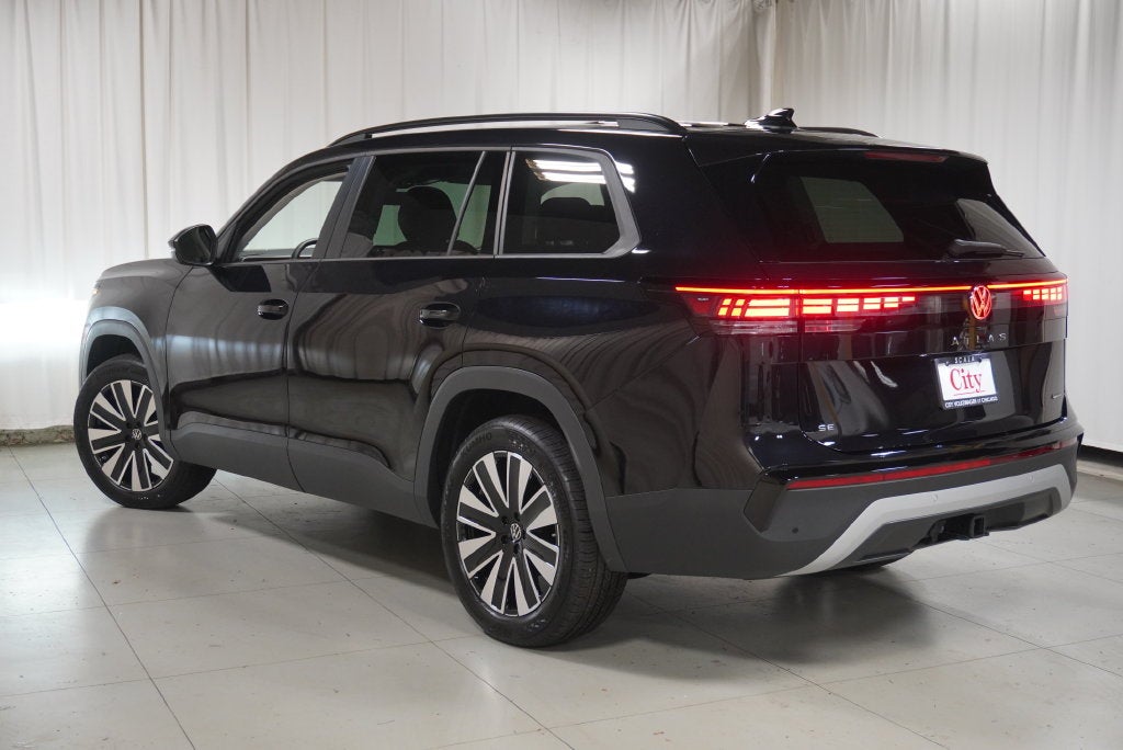 2027 Volkswagen Atlas SE w/Technology