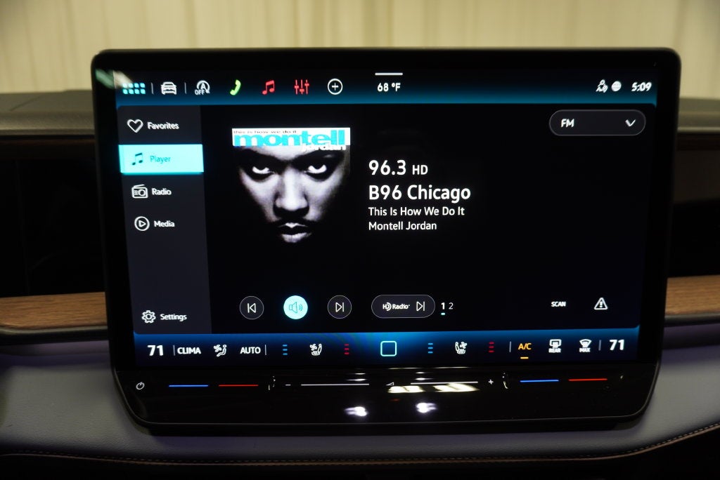 2027 Volkswagen Atlas SE w/Technology