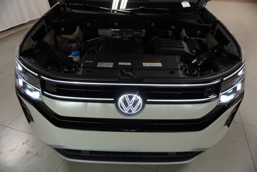 2027 Volkswagen Atlas SE w/Technology