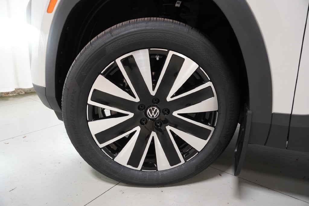 2027 Volkswagen Atlas SE w/Technology