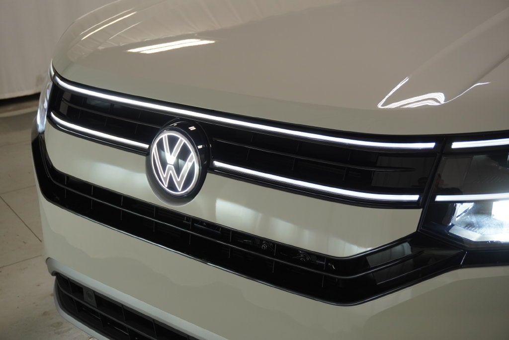 2027 Volkswagen Atlas SE w/Technology