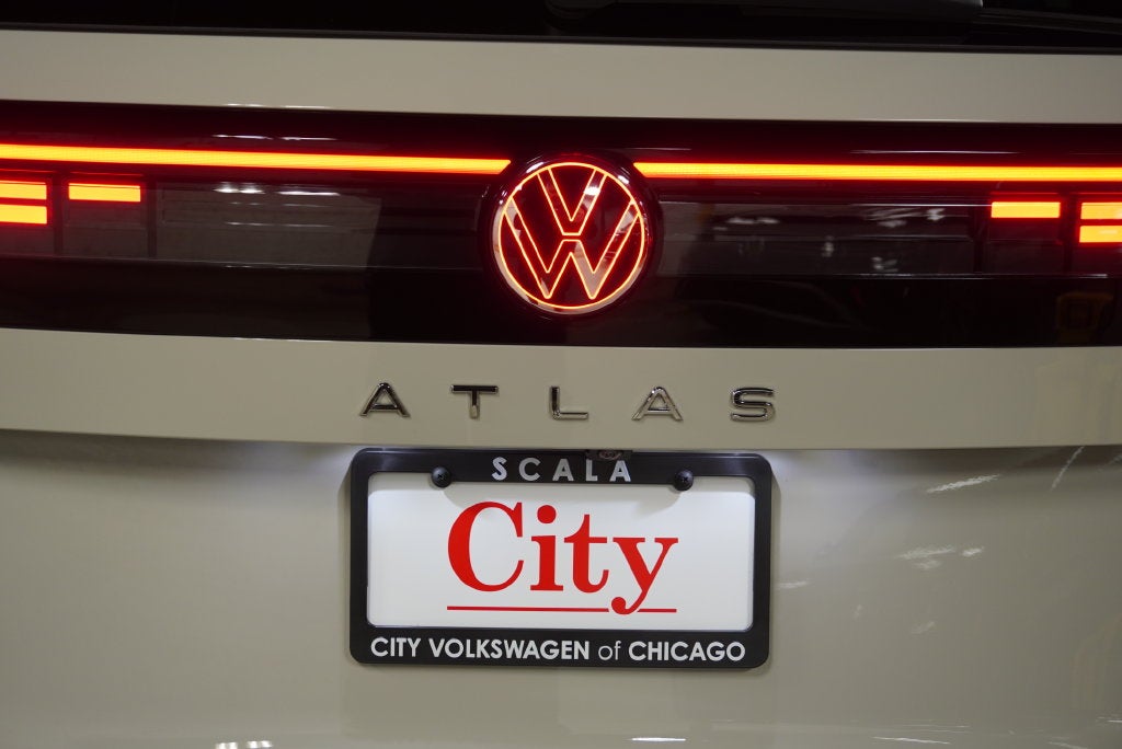 2027 Volkswagen Atlas SE w/Technology