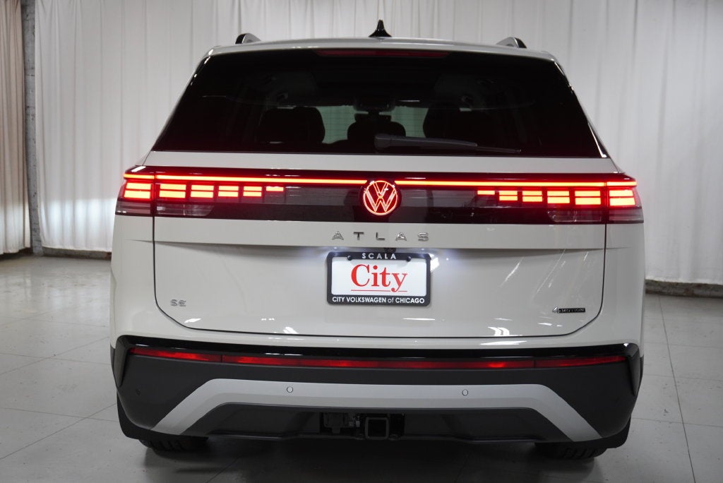 2027 Volkswagen Atlas SE w/Technology