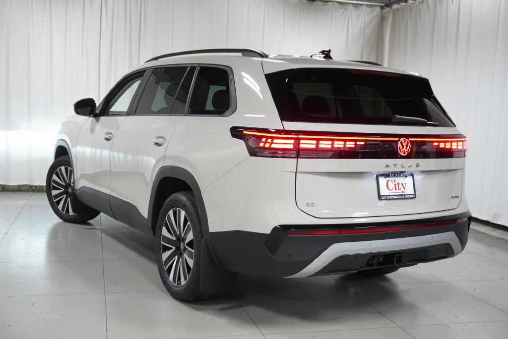 2027 Volkswagen Atlas SE w/Technology