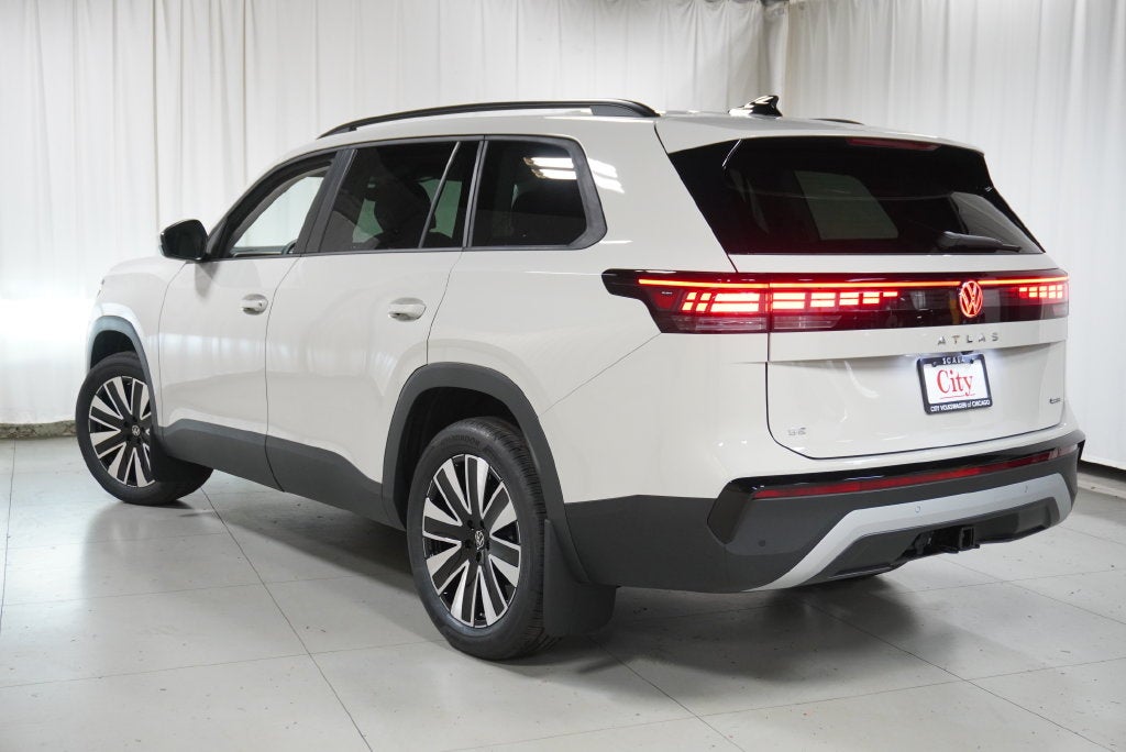 2027 Volkswagen Atlas SE w/Technology