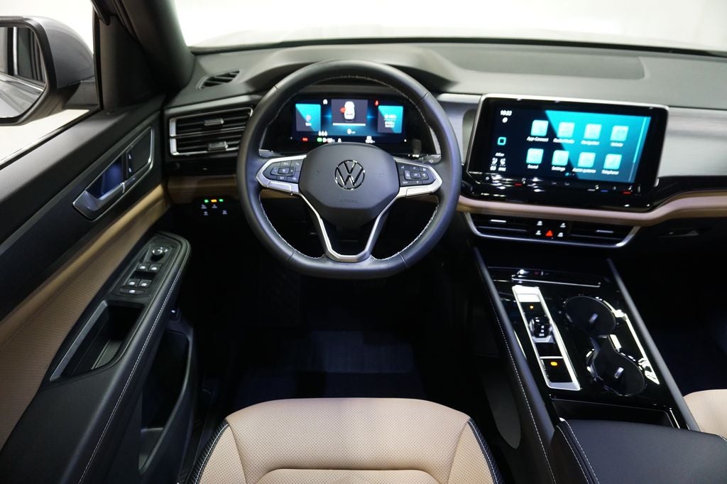 2025 Volkswagen Atlas Cross Sport 2.0T SE w/Technology