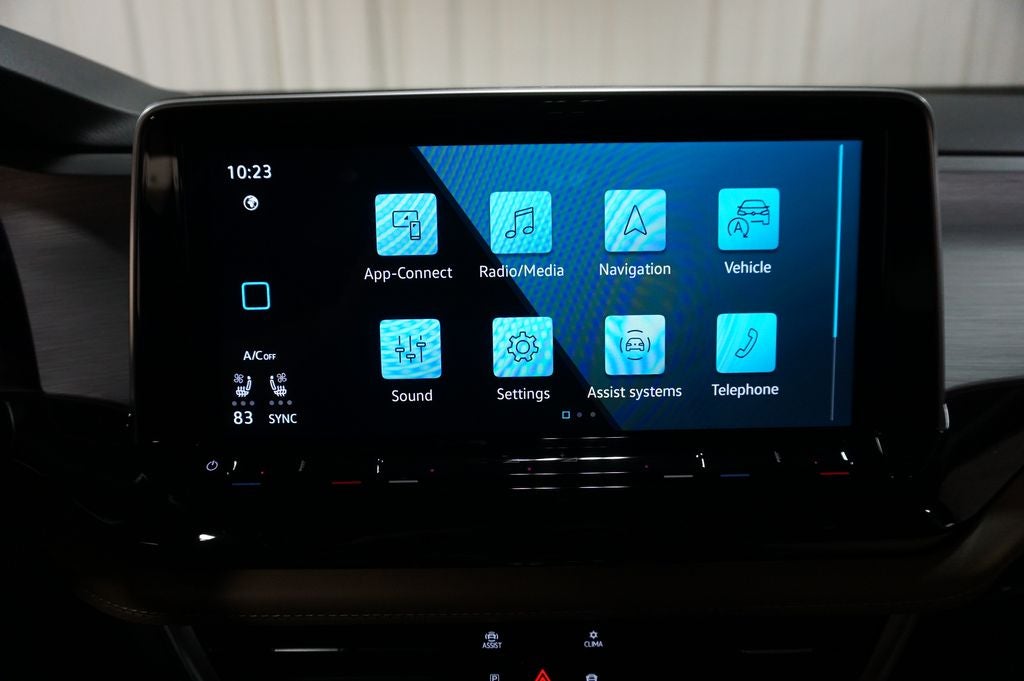 2025 Volkswagen Atlas Cross Sport 2.0T SE w/Technology