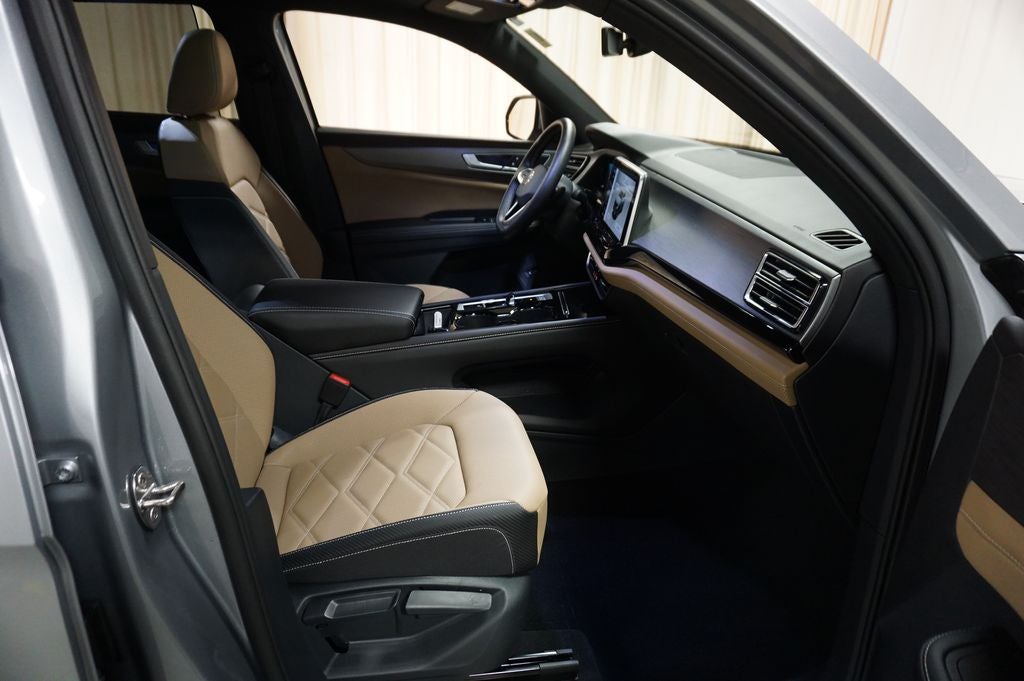 2025 Volkswagen Atlas Cross Sport 2.0T SE w/Technology