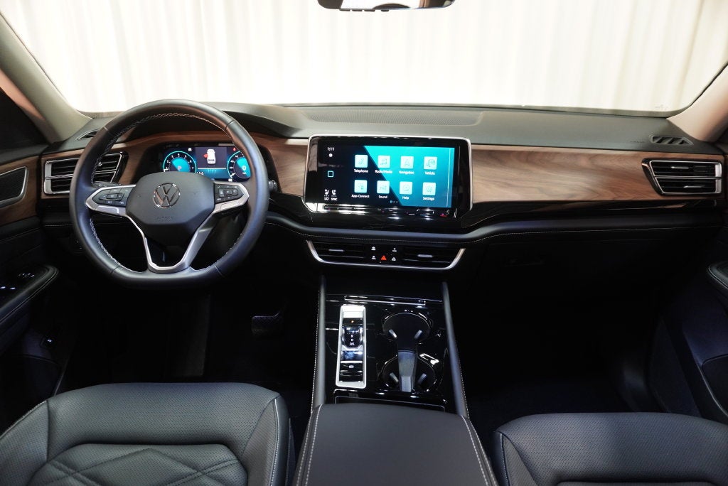 2026 Volkswagen Atlas SE w/Technology