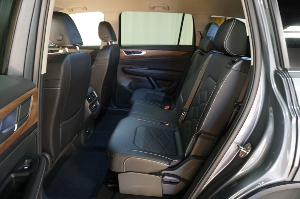 2025 Volkswagen Atlas 2.0T SE