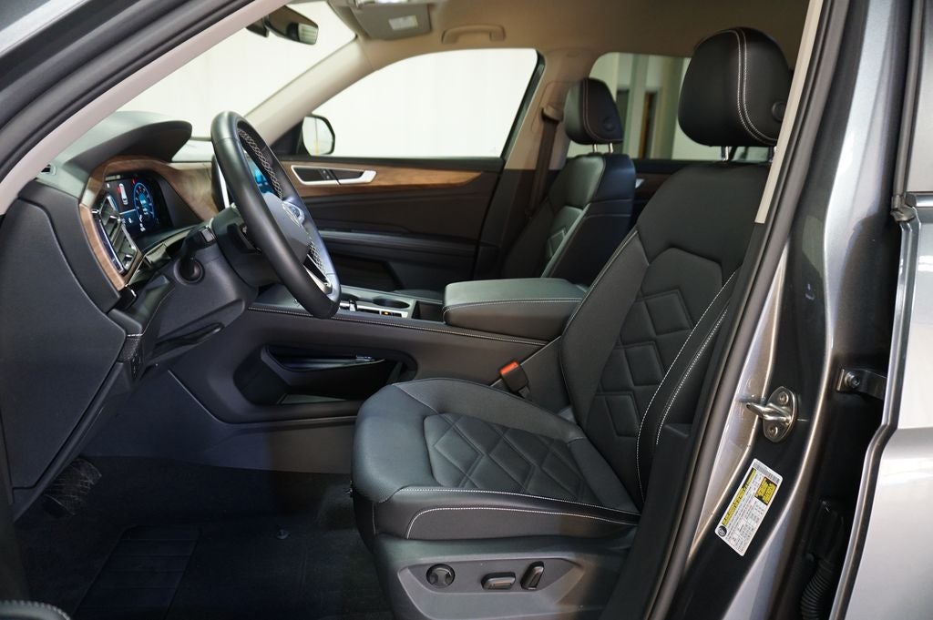 2025 Volkswagen Atlas 2.0T SE