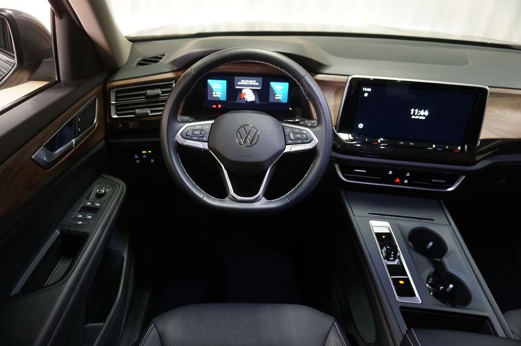 2025 Volkswagen Atlas 2.0T SE