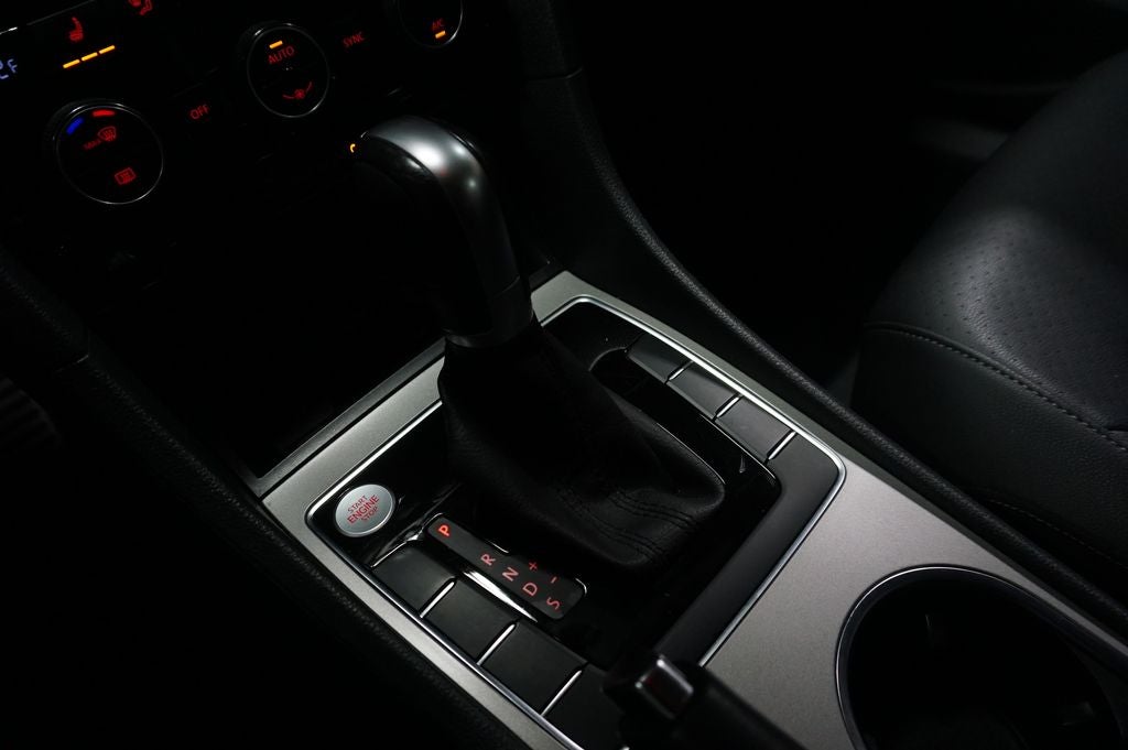 2020 Volkswagen Passat 2.0T R-Line
