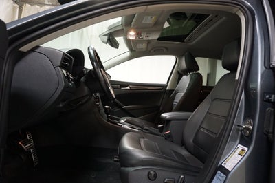 2020 Volkswagen Passat 2.0T R-Line