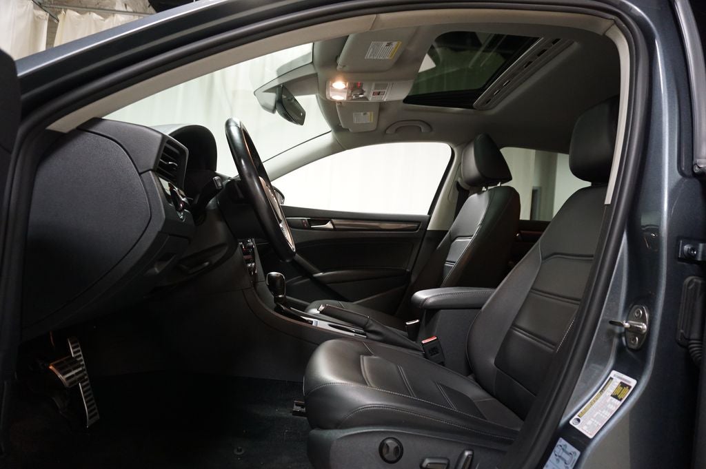 2020 Volkswagen Passat 2.0T R-Line