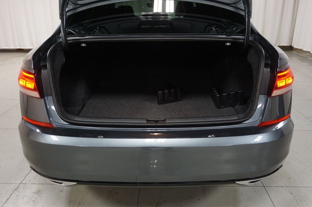2020 Volkswagen Passat 2.0T R-Line