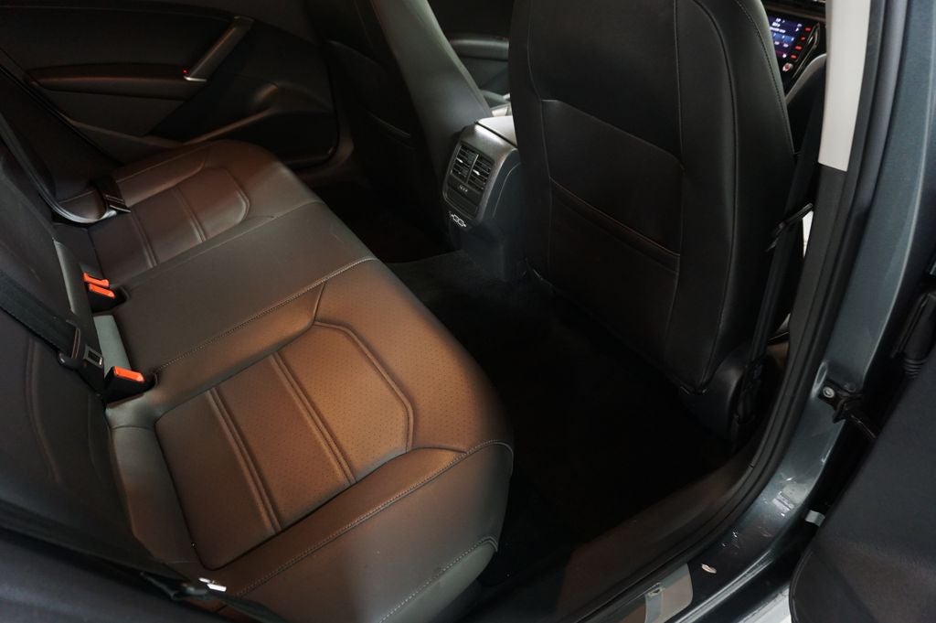 2020 Volkswagen Passat 2.0T R-Line