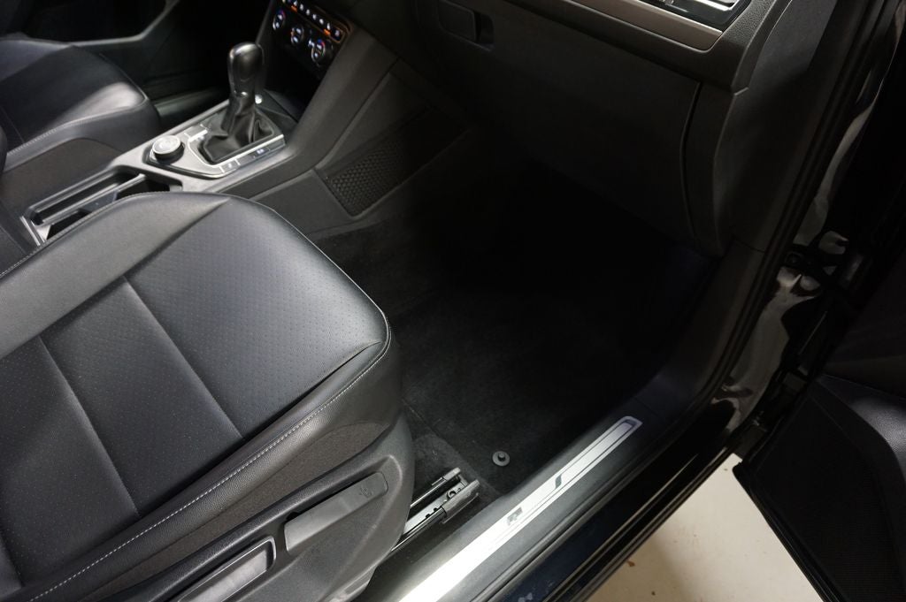 2019 Volkswagen Tiguan 2.0T SEL R-Line 4Motion