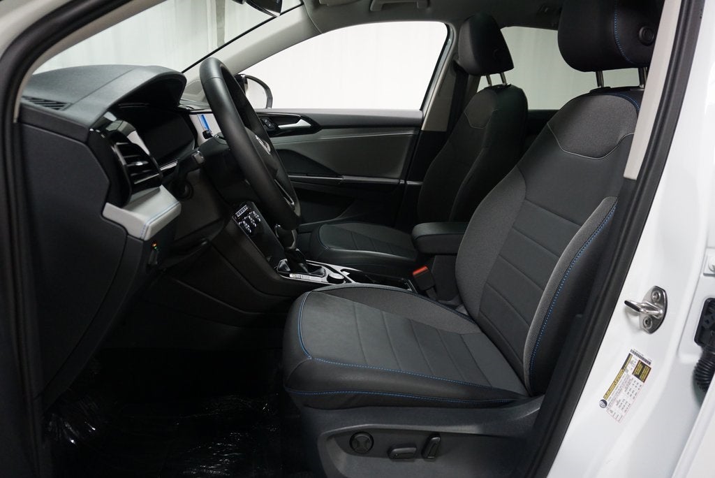 2026 Volkswagen Taos 1.5T SE Black