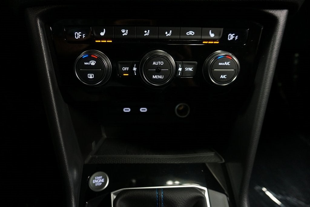 2026 Volkswagen Taos 1.5T SE Black