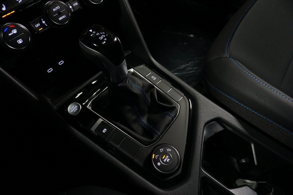 2026 Volkswagen Taos 1.5T SE Black