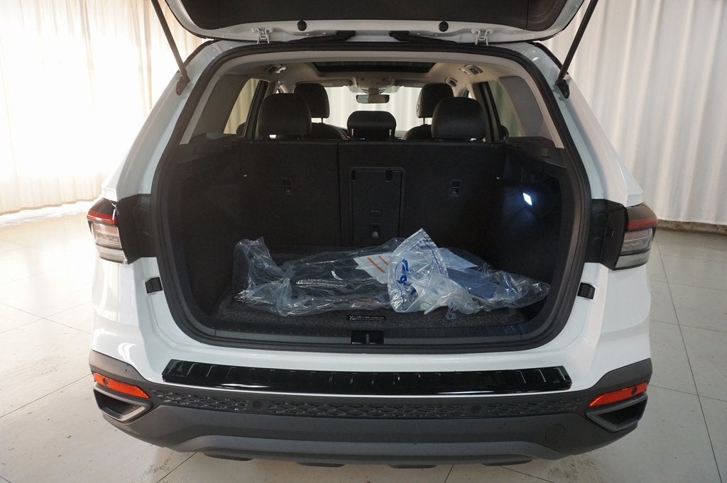 2026 Volkswagen Taos 1.5T SE Black