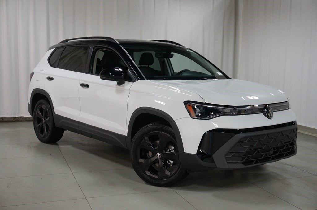 2026 Volkswagen Taos 1.5T SE Black