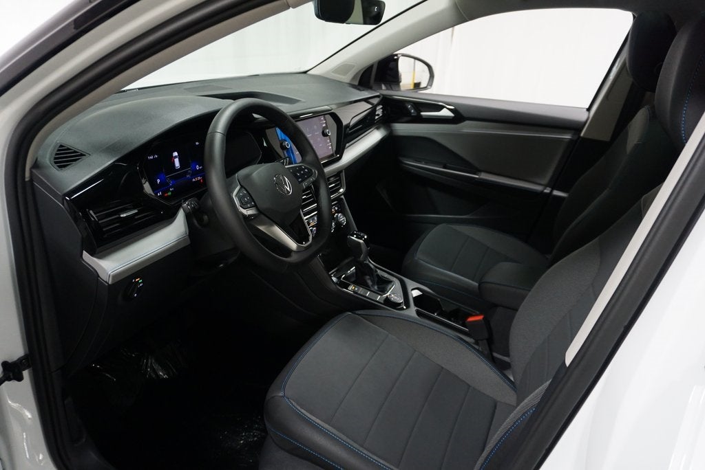 2026 Volkswagen Taos 1.5T SE Black