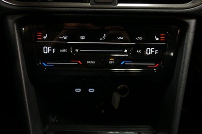 2026 Volkswagen Taos 1.5T SE Black