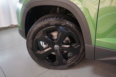 2026 Volkswagen Taos 1.5T SE Black