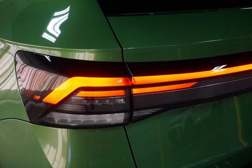 2026 Volkswagen Taos 1.5T SE Black