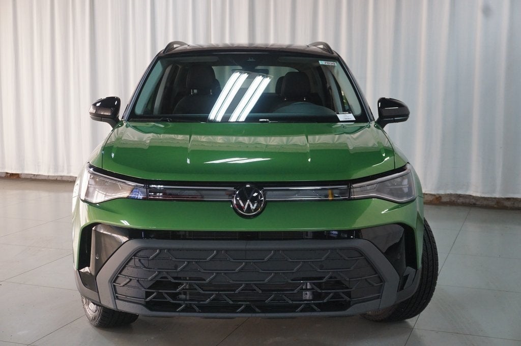 2026 Volkswagen Taos 1.5T SE Black