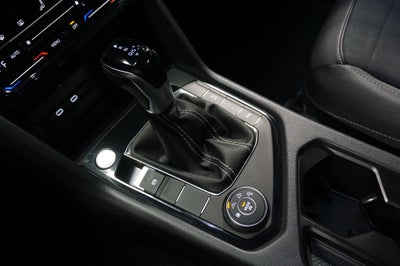 2026 Volkswagen Taos 1.5T SE Black