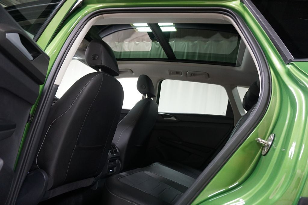 2026 Volkswagen Taos 1.5T SE Black