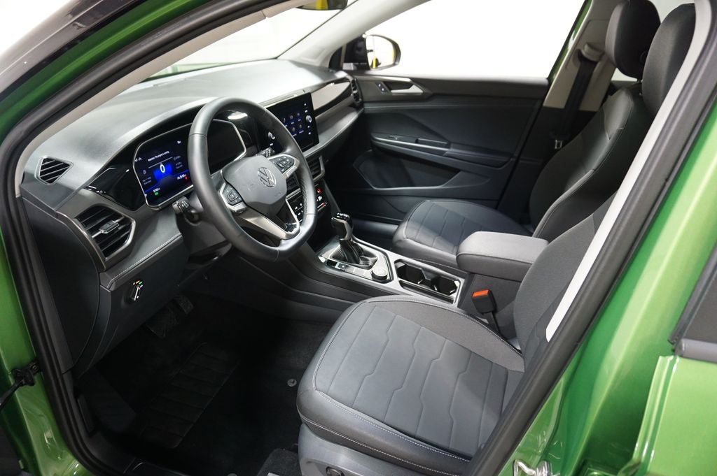 2026 Volkswagen Taos 1.5T SE Black