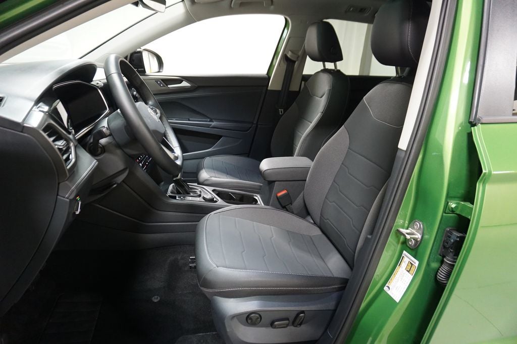 2026 Volkswagen Taos 1.5T SE Black