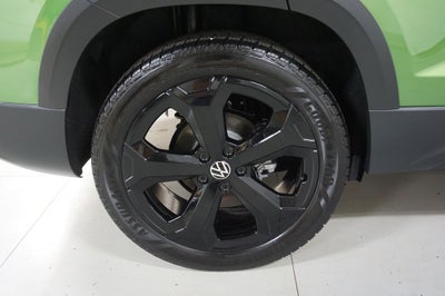 2026 Volkswagen Taos 1.5T SE Black
