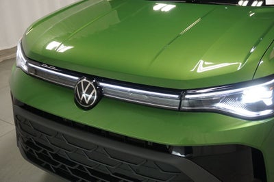 2026 Volkswagen Taos 1.5T SE Black