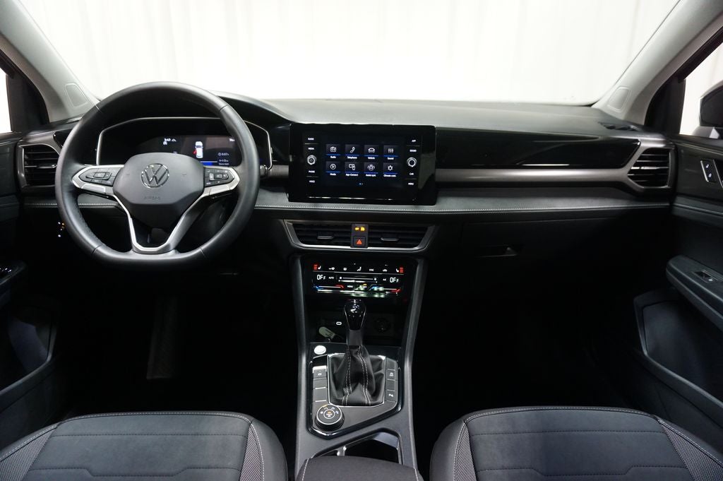 2026 Volkswagen Taos 1.5T SE Black