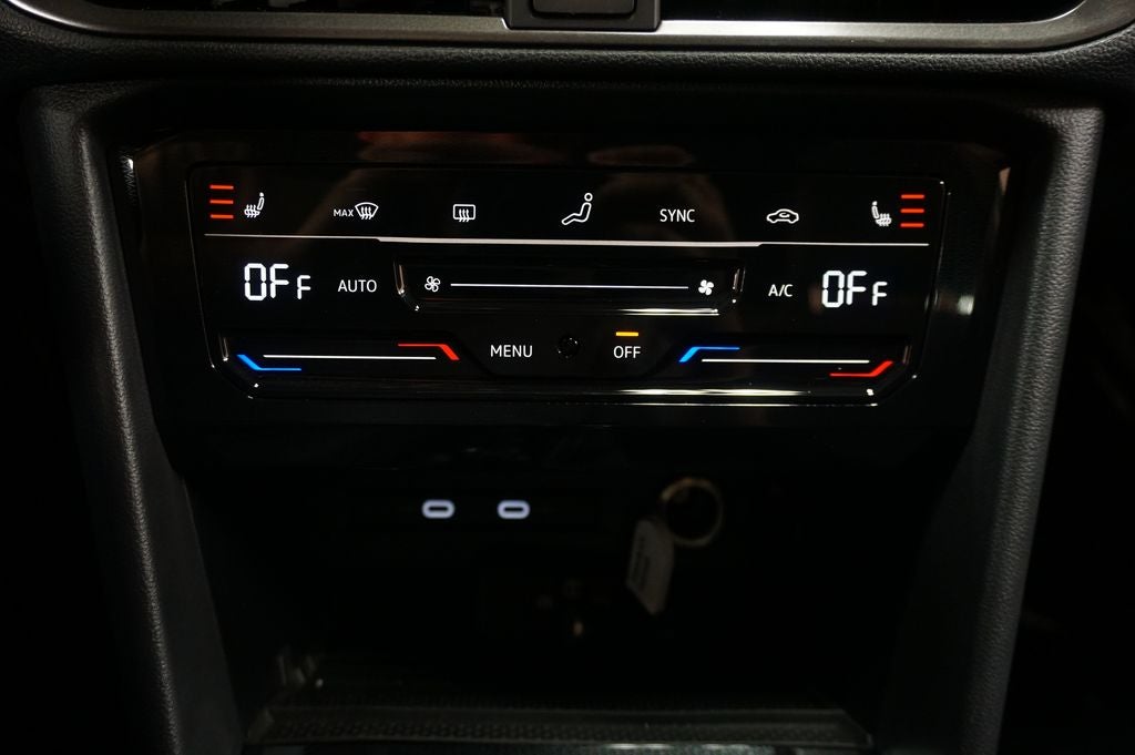 2026 Volkswagen Taos 1.5T SE Black