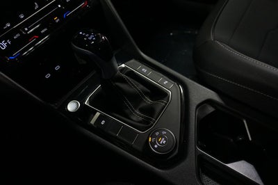 2026 Volkswagen Taos 1.5T SE Black