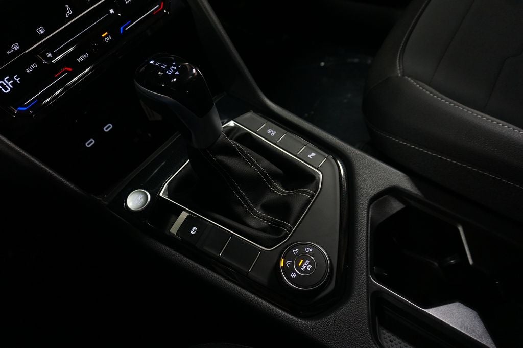 2026 Volkswagen Taos 1.5T SE Black