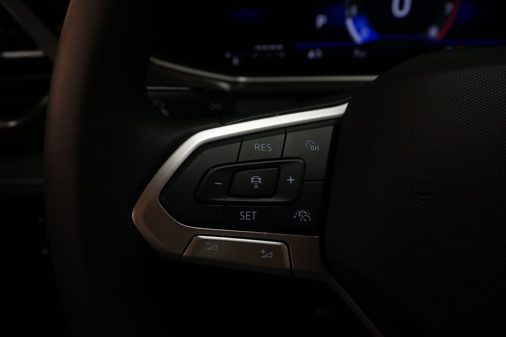 2026 Volkswagen Taos 1.5T SE Black