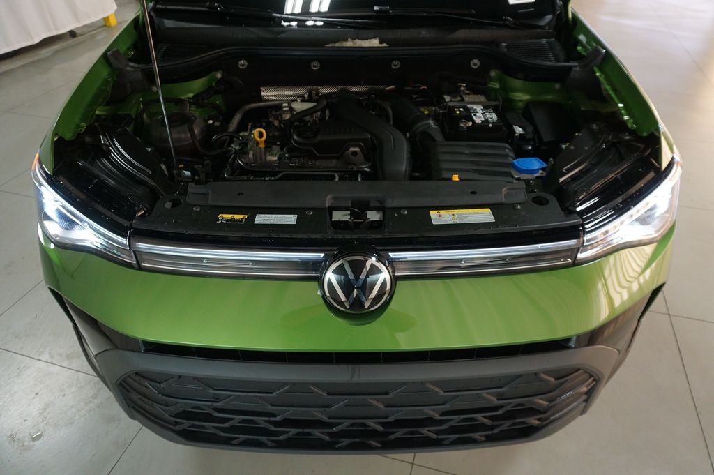 2026 Volkswagen Taos 1.5T SE Black