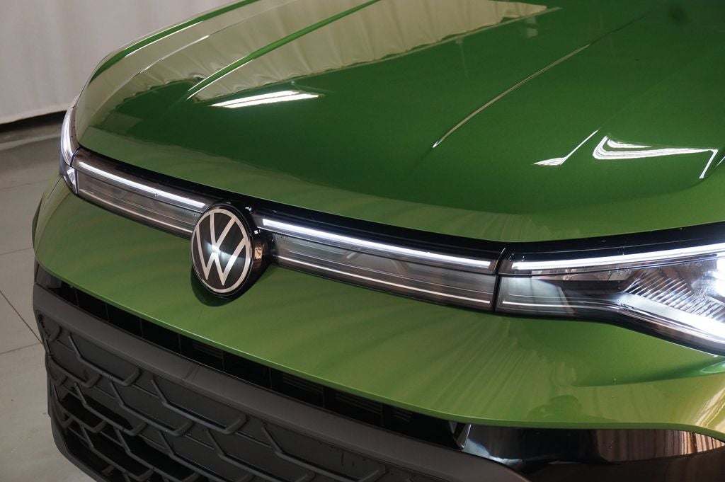 2026 Volkswagen Taos 1.5T SE Black