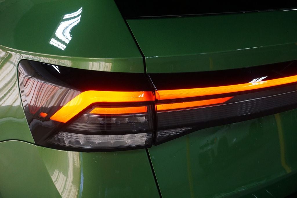 2026 Volkswagen Taos 1.5T SE Black