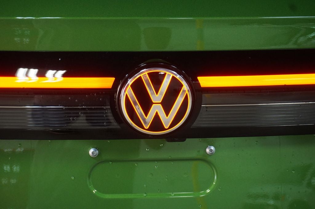 2026 Volkswagen Taos 1.5T SE Black