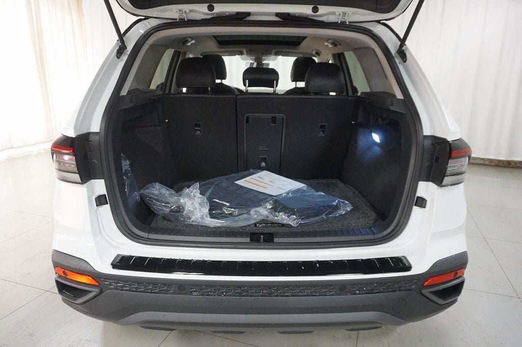 2026 Volkswagen Taos 1.5T SE Black